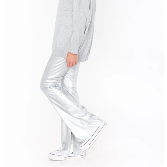 NWT Show Me Your MuMu Nashville Pull on Flares Silver Pants. - Picture 5 of 6